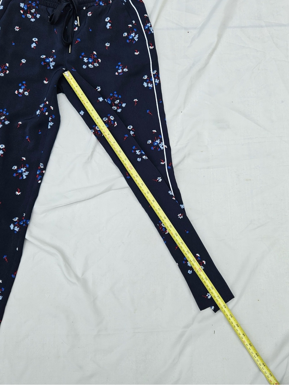 Tommy Hilfiger Tank & Jogger Set - Picture 7 of 16